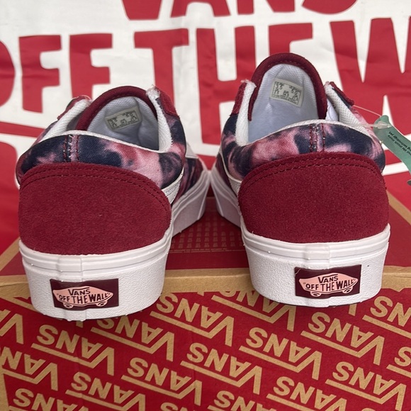 Vans Comfycush Old Sko
(Grunge Wash)Multi/Tiedye
VNOA5DYC9JZ
WMNS sneakers - Picture 14 of 16
